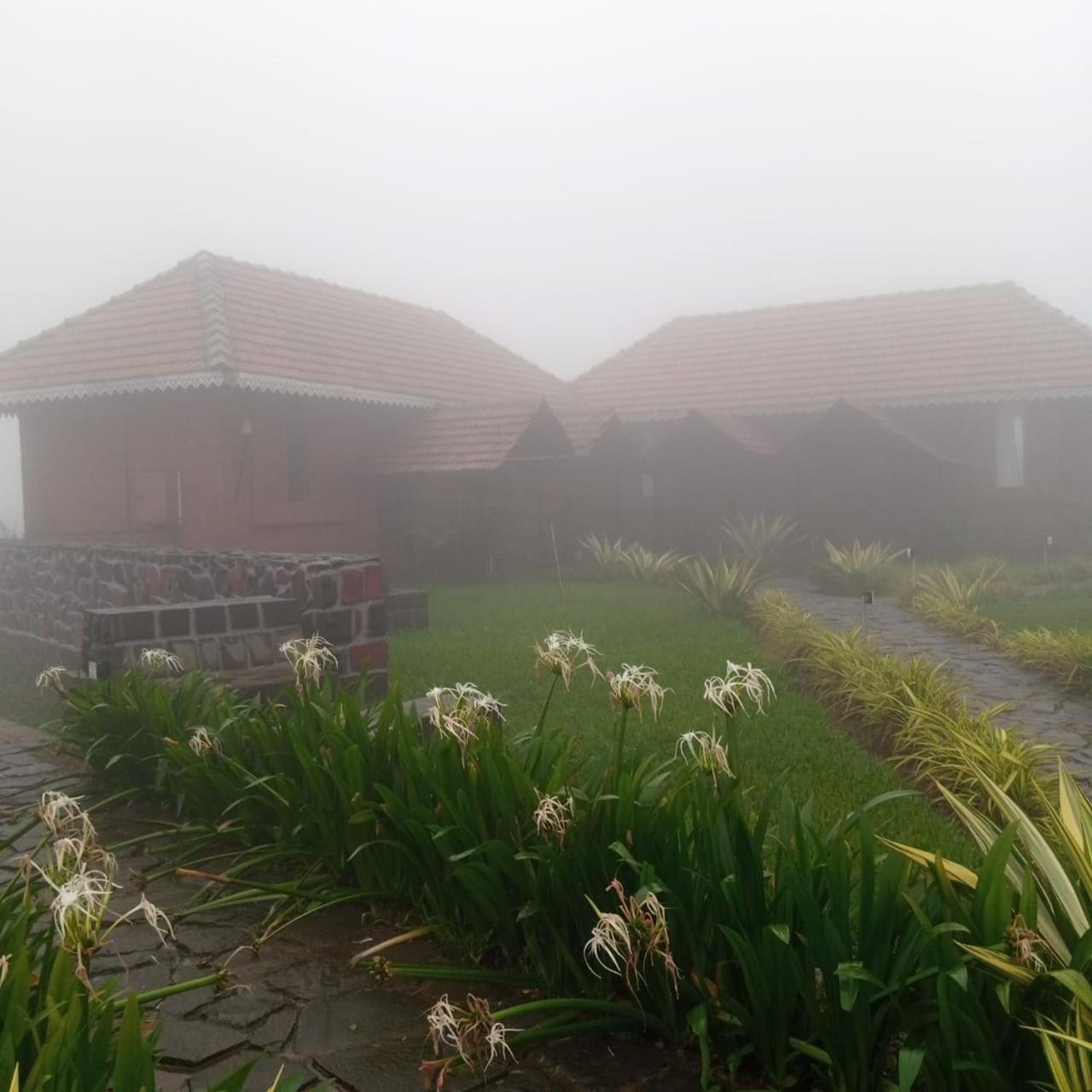 Umbartha Resort Naneghat Ghātghar Esterno foto